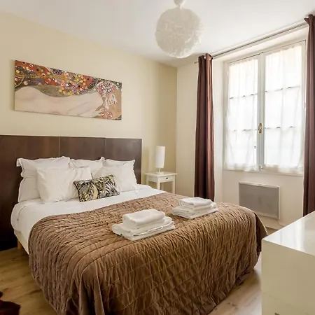 Saint Honore Louvre With Ac