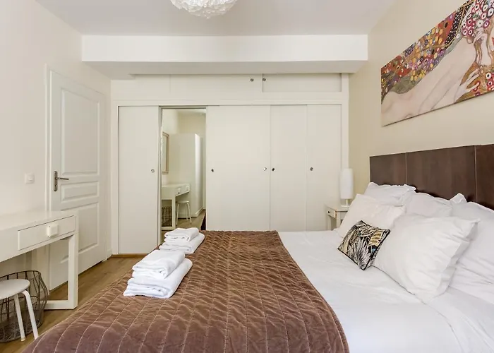 Saint Honore Louvre With Ac