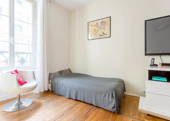 Saint Honore Louvre With Ac *