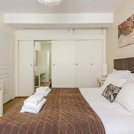 Saint Honore Louvre With Ac