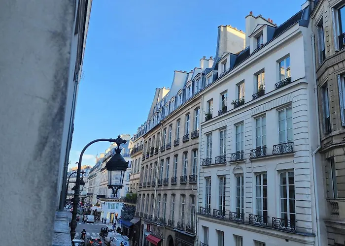 Saint Honore Louvre With Ac Paris